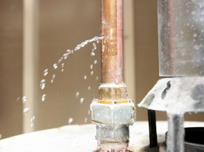 Как защитить водопровод от гидроудара
