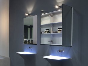 Шкаф с зеркалом для ванной